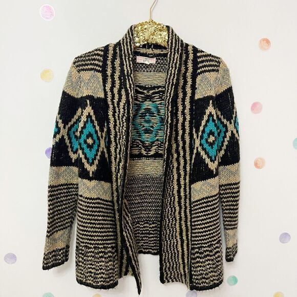 Unique Winter Sweater Cardigan - Picture 1 of 3